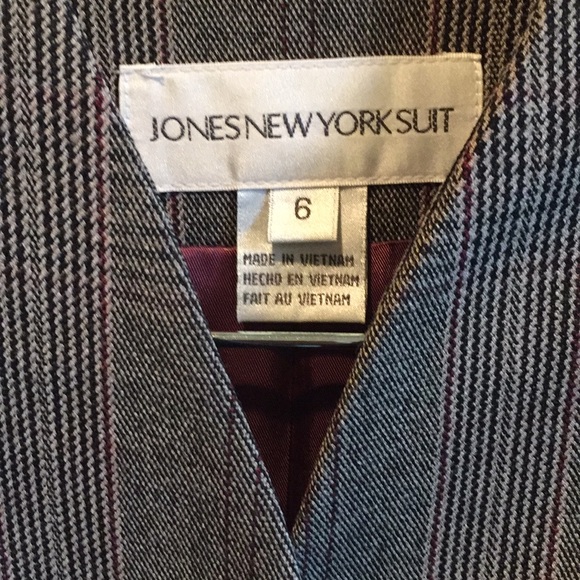 Jones New York suit - Picture 6 of 7
